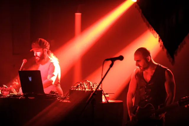 Terrorist Synthesizer, photo 2